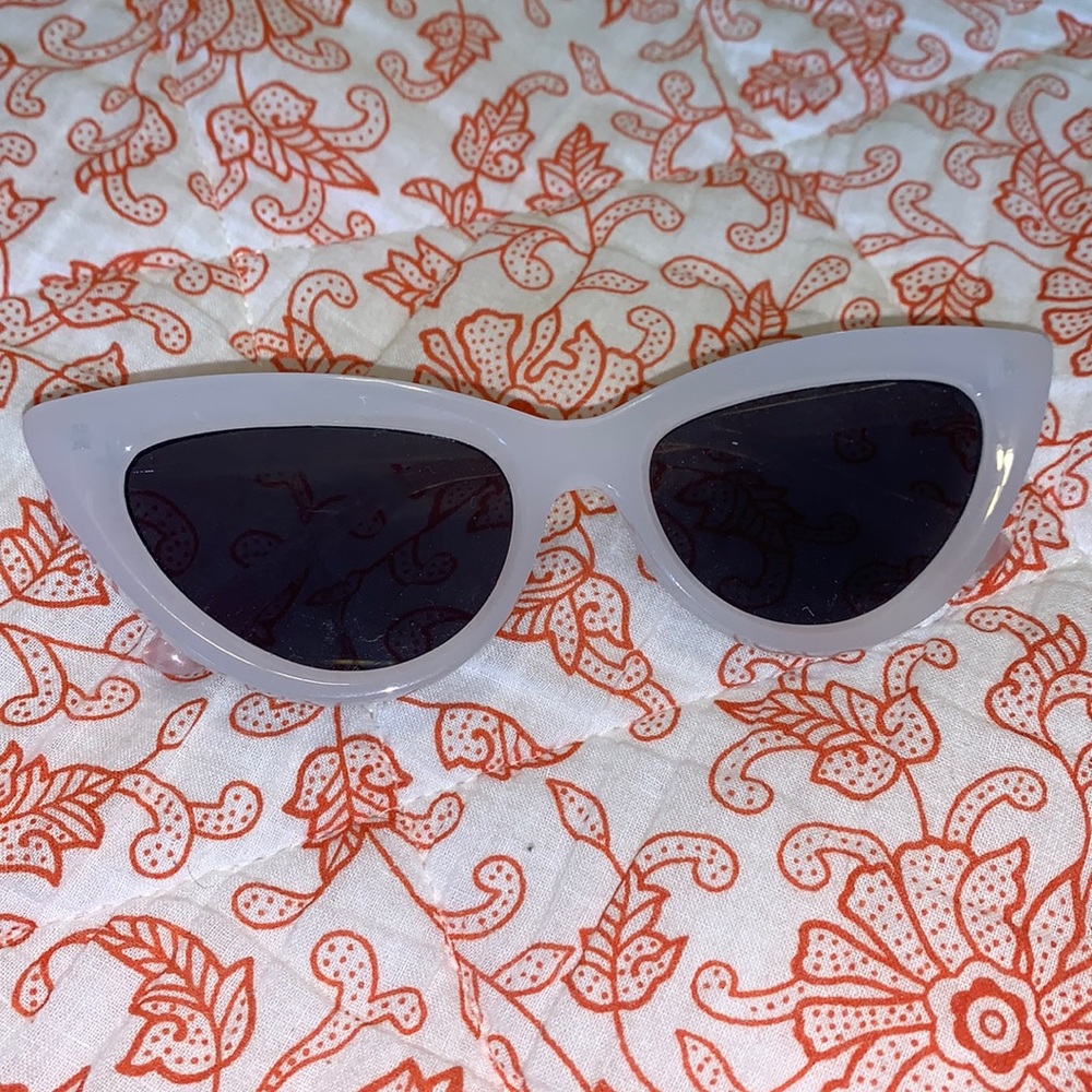 White and black cat eye sunglasses- 1950’s, retro